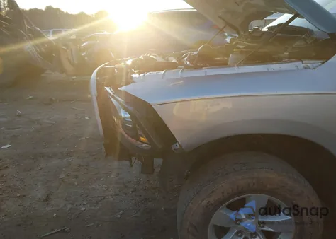 2015 Ram 1500 Express z USA, uszkodzony, nr VIN 3C6JR6AT4FG665677